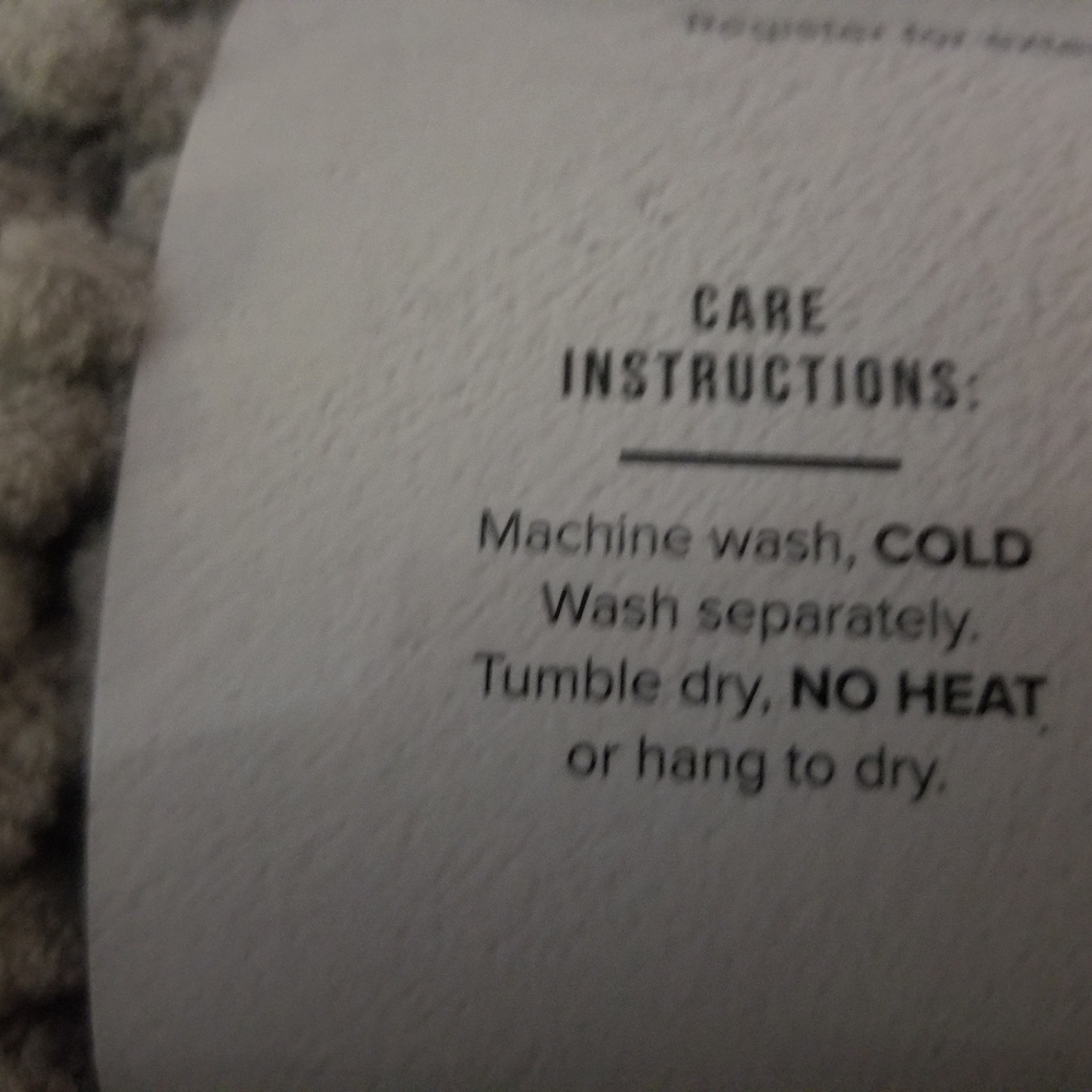 Quirky grey microfiber textured rug - Picture 3 of 6
